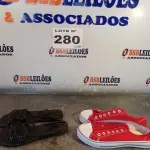 LOTE 280 - 02 – PARES DE CALÇADOS FEMININO Nº 37 (NO ESTADO, NÃO SABEMOS SE FUNCIONA. LEILÃO NÃO TEM GARANTIA E NEM DEVOLUÇÃO, SUJEITO A POSSÍVEIS AVARIAS VISÍVEIS/OCULTAS E/OU AUSÊNCIA DE COMPONENTES)