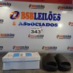 LOTE 343 - 02 – PARES DE CALÇADOS Nº 40 (NO ESTADO, NÃO SABEMOS SE FUNCIONA. LEILÃO NÃO TEM GARANTIA E NEM DEVOLUÇÃO, SUJEITO A POSSÍVEIS AVARIAS VISÍVEIS/OCULTAS E/OU AUSÊNCIA DE COMPONENTES)