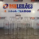 LOTE 365 - 10 - GARRAFAS DE VIDRO (NO ESTADO, NÃO SABEMOS SE FUNCIONA. LEILÃO NÃO TEM GARANTIA E NEM DEVOLUÇÃO, SUJEITO A POSSÍVEIS AVARIAS VISÍVEIS/OCULTAS E/OU AUSÊNCIA DE COMPONENTES)