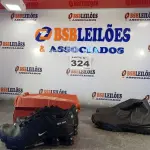 LOTE 324 - 02 – PARES DE CALÇADOS MASCULINO Nº 38 (NO ESTADO, NÃO SABEMOS SE FUNCIONA. LEILÃO NÃO TEM GARANTIA E NEM DEVOLUÇÃO, SUJEITO A POSSÍVEIS AVARIAS VISÍVEIS/OCULTAS E/OU AUSÊNCIA DE COMPONENTES)