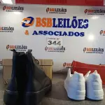 LOTE 344 - 02 – PARES DE CALÇADOS Nº 40 (NO ESTADO, NÃO SABEMOS SE FUNCIONA. LEILÃO NÃO TEM GARANTIA E NEM DEVOLUÇÃO, SUJEITO A POSSÍVEIS AVARIAS VISÍVEIS/OCULTAS E/OU AUSÊNCIA DE COMPONENTES)