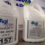 LOTE 157 - 10 LITROS DE AGI PRO SENDO 05 LITROS DE RESTAURADOR DE BRILHO E 05 LITROS DE BASE SELADORA. (NO ESTADO, LEILÃO NÃO TEM GARANTIA E NEM DEVOLUÇÃO, SUJEITO A POSSÍVEIS AVARIAS VISÍVEIS/OCULTAS E/OU AUSÊNCIA DE COMPONENTES).