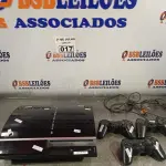 LOTE 017 - 01 PS3 COM 02 CONTROLES, 01 JOGO PS3 FIFA-12, VÁRIOS CDS BLU-RAY E 01 CONTROLE REMOTO SONY. (NO ESTADO, LEILÃO NÃO TEM GARANTIA E NEM DEVOLUÇÃO, SUJEITO A POSSÍVEIS AVARIAS VISÍVEIS/OCULTAS E/OU AUSÊNCIA DE COMPONENTES).