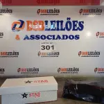 LOTE 301 - 02 – PARES DE CALÇADOS FEMININO Nº 37 (NO ESTADO, NÃO SABEMOS SE FUNCIONA. LEILÃO NÃO TEM GARANTIA E NEM DEVOLUÇÃO, SUJEITO A POSSÍVEIS AVARIAS VISÍVEIS/OCULTAS E/OU AUSÊNCIA DE COMPONENTES)