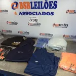 LOTE 338 - 08 – PEÇAS DE ROUPAS MASCULINAS (NO ESTADO, NÃO SABEMOS SE FUNCIONA. LEILÃO NÃO TEM GARANTIA E NEM DEVOLUÇÃO, SUJEITO A POSSÍVEIS AVARIAS VISÍVEIS/OCULTAS E/OU AUSÊNCIA DE COMPONENTES)