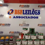 LOTE 111 - 10 LATAS DE TINTA 225 ML CORES DIVERSAS, 01 LATA DE COLA DE CONTATO, 01 CATALIZADOR E 02 ENDURECEDORES. (NO ESTADO, LEILÃO NÃO TEM GARANTIA E NEM DEVOLUÇÃO, SUJEITO A POSSÍVEIS AVARIAS VISÍVEIS/OCULTAS E/OU AUSÊNCIA DE COMPONENTES).