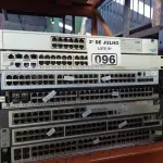 LOTE 096 - 07 SWITCHES MARCAS E MODELOS DIVERSOS.  (NO ESTADO, LEILÃO NÃO TEM GARANTIA E NEM DEVOLUÇÃO, SUJEITO A POSSÍVEIS AVARIAS VISÍVEIS/OCULTAS E/OU AUSÊNCIA DE COMPONENTES).
