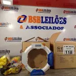 LOTE 118 - 02 CAIXAS COM LÂMPADAS FLUORESCENTES CIRCULARES 22W/6400K COM 06 PEÇAS CADA E 10 REATORES. (NO ESTADO, LEILÃO NÃO TEM GARANTIA E NEM DEVOLUÇÃO, SUJEITO A POSSÍVEIS AVARIAS VISÍVEIS/OCULTAS E/OU AUSÊNCIA DE COMPONENTES).