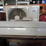 LOTE 128 - 01 AR CONDICIONADO 18.000 BTU. (NO ESTADO, LEILÃO NÃO TEM GARANTIA E NEM DEVOLUÇÃO, SUJEITO A POSSÍVEIS AVARIAS VISÍVEIS/OCULTAS E/OU AUSÊNCIA DE COMPONENTES).