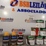 LOTE 111 - 10 LATAS DE TINTA 225 ML CORES DIVERSAS, 01 LATA DE COLA DE CONTATO, 01 CATALIZADOR E 02 ENDURECEDORES. (NO ESTADO, LEILÃO NÃO TEM GARANTIA E NEM DEVOLUÇÃO, SUJEITO A POSSÍVEIS AVARIAS VISÍVEIS/OCULTAS E/OU AUSÊNCIA DE COMPONENTES).