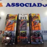 LOTE 013 - 03 KITS DE CARRINHOS. (NO ESTADO, LEILÃO NÃO TEM GARANTIA E NEM DEVOLUÇÃO, SUJEITO A POSSÍVEIS AVARIAS VISÍVEIS/OCULTAS E/OU AUSÊNCIA DE COMPONENTES).