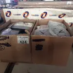 LOTE 424 - 01 LOTE COM GRANDE QUANTIDADE DE RELÓGIOS DE PAREDE MARCAS E MODELOS DIVERSOS. (NO ESTADO, LEILÃO NÃO TEM GARANTIA E NEM DEVOLUÇÃO, SUJEITO A POSSÍVEIS AVARIAS VISÍVEIS/OCULTAS E/OU AUSÊNCIA DE COMPONENTES).