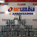 LOTE 255 - 01 LOTE COM GRANDE QUANTIDADE DE BISNAGAS COLORANTE SUVINIL.  (NO ESTADO, LEILÃO NÃO TEM GARANTIA E NEM DEVOLUÇÃO, SUJEITO A POSSÍVEIS AVARIAS VISÍVEIS/OCULTAS E/OU AUSÊNCIA DE COMPONENTES).