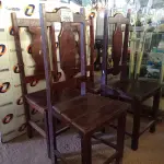 LOTE 409 - 04 CADEIRAS DE MADEIRA. (NO ESTADO, LEILÃO NÃO TEM GARANTIA E NEM DEVOLUÇÃO, SUJEITO A POSSÍVEIS AVARIAS VISÍVEIS/OCULTAS E/OU AUSÊNCIA DE COMPONENTES).