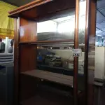 LOTE 455 - 01 ESTANTE ESPELHADA. (NO ESTADO, LEILÃO NÃO TEM GARANTIA E NEM DEVOLUÇÃO, SUJEITO A POSSÍVEIS AVARIAS VISÍVEIS/OCULTAS E/OU AUSÊNCIA DE COMPONENTES).