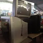 LOTE 413 - 03 TV’S DE TUBO MARCAS E MODELOS DIVERSOS PARA RETIRADA DE PEÇAS. (NO ESTADO, LEILÃO NÃO TEM GARANTIA E NEM DEVOLUÇÃO, SUJEITO A POSSÍVEIS AVARIAS VISÍVEIS/OCULTAS E/OU AUSÊNCIA DE COMPONENTES).