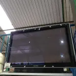 LOTE 281 - 01 TV GRADIENTE 42” POL PARA RETIRADA DE PEÇAS. (NO ESTADO, LEILÃO NÃO TEM GARANTIA E NEM DEVOLUÇÃO, SUJEITO A POSSÍVEIS AVARIAS VISÍVEIS/OCULTAS E/OU AUSÊNCIA DE COMPONENTES).