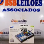 LOTE 238 - 01 TABLET SAMSUNG PARA RETIRADA DE PEÇAS. (NO ESTADO, LEILÃO NÃO TEM GARANTIA E NEM DEVOLUÇÃO, SUJEITO A POSSÍVEIS AVARIAS VISÍVEIS/OCULTAS E/OU AUSÊNCIA DE COMPONENTES).