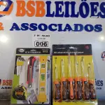 LOTE 006 - 01 KIT DE CHAVES DE FENDA E 01 KIT DE FERRAMENTAS. (NO ESTADO, LEILÃO NÃO TEM GARANTIA E NEM DEVOLUÇÃO, SUJEITO A POSSÍVEIS AVARIAS VISÍVEIS/OCULTAS E/OU AUSÊNCIA DE COMPONENTES).