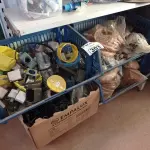 LOTE 303 - 01 LOTE COM MATERIAIS DIVERSOS. (NO ESTADO, LEILÃO NÃO TEM GARANTIA E NEM DEVOLUÇÃO, SUJEITO A POSSÍVEIS AVARIAS VISÍVEIS/OCULTAS E/OU AUSÊNCIA DE COMPONENTES).