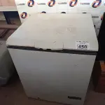 LOTE 450 - 01 FREEZER HORIZONTAL COM 01 TAMPA 220V. (NO ESTADO, LEILÃO NÃO TEM GARANTIA E NEM DEVOLUÇÃO, SUJEITO A POSSÍVEIS AVARIAS VISÍVEIS/OCULTAS E/OU AUSÊNCIA DE COMPONENTES).