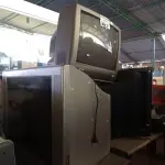 LOTE 413 - 03 TV’S DE TUBO MARCAS E MODELOS DIVERSOS PARA RETIRADA DE PEÇAS. (NO ESTADO, LEILÃO NÃO TEM GARANTIA E NEM DEVOLUÇÃO, SUJEITO A POSSÍVEIS AVARIAS VISÍVEIS/OCULTAS E/OU AUSÊNCIA DE COMPONENTES).