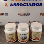 LOTE 398 - 03 POTES DE LEVEDURAS EM FLOCOS 500G SABOR NATURAL. (NO ESTADO, LEILÃO NÃO TEM GARANTIA E NEM DEVOLUÇÃO, SUJEITO A POSSÍVEIS AVARIAS VISÍVEIS/OCULTAS E/OU AUSÊNCIA DE COMPONENTES).