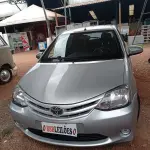 LOTE 487 - 01 TOYOTA ETIOS HB X NA COR PRATA; ALCOOL/GASOLINA; ANO 2014. (NO ESTADO, LEILÃO NÃO TEM GARANTIA E NEM DEVOLUÇÃO, SUJEITO A POSSÍVEIS AVARIAS VISÍVEIS/OCULTAS E/OU AUSÊNCIA DE COMPONENTES).