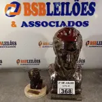 LOTE 368 - 02 BUSTOS DE SIMON BOLÍVAR. (NO ESTADO, LEILÃO NÃO TEM GARANTIA E NEM DEVOLUÇÃO, SUJEITO A POSSÍVEIS AVARIAS VISÍVEIS/OCULTAS E/OU AUSÊNCIA DE COMPONENTES).