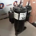 LOTE 308 - 02 MOTORES PARA AR CONDICIONADO. (NO ESTADO, LEILÃO NÃO TEM GARANTIA E NEM DEVOLUÇÃO, SUJEITO A POSSÍVEIS AVARIAS VISÍVEIS/OCULTAS E/OU AUSÊNCIA DE COMPONENTES).