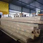 LOTE 323 - 01 LOTE COM VÁRIAS PEÇAS DE MOVEIS DESMONTADOS. (NO ESTADO, LEILÃO NÃO TEM GARANTIA E NEM DEVOLUÇÃO, SUJEITO A POSSÍVEIS AVARIAS VISÍVEIS/OCULTAS E/OU AUSÊNCIA DE COMPONENTES).