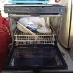 LOTE 249 - 01 LAVA-LOUÇAS E 04 SUPORTES PARA NOTEBOOK MARCAS E MODELOS DIVERSOS. (NO ESTADO, LEILÃO NÃO TEM GARANTIA E NEM DEVOLUÇÃO, SUJEITO A POSSÍVEIS AVARIAS VISÍVEIS/OCULTAS E/OU AUSÊNCIA DE COMPONENTES).