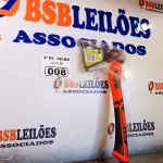 LOTE 008 - 01 MACHADINHA COM CABO EMBORRACHADO. (NO ESTADO, LEILÃO NÃO TEM GARANTIA E NEM DEVOLUÇÃO, SUJEITO A POSSÍVEIS AVARIAS VISÍVEIS/OCULTAS E/OU AUSÊNCIA DE COMPONENTES).