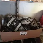 LOTE 490 - 01 LOTE COM VÁRIAS CÂMERAS DE SEGURANÇA LEITORES DE CÓDIGO DE BARRAS E FONTES MARCAS E MODELOS DIVERSOS. (NO ESTADO, LEILÃO NÃO TEM GARANTIA E NEM DEVOLUÇÃO, SUJEITO A POSSÍVEIS AVARIAS VISÍVEIS/OCULTAS E/OU AUSÊNCIA DE COMPONENTES).