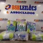 LOTE 430 - 06 PACOTES DE LUVAS DE LÁTEX SILVER TAMANHO “P”. (NO ESTADO, LEILÃO NÃO TEM GARANTIA E NEM DEVOLUÇÃO, SUJEITO A POSSÍVEIS AVARIAS VISÍVEIS/OCULTAS E/OU AUSÊNCIA DE COMPONENTES).