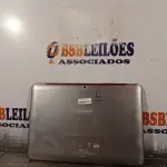 LOTE 238 - 01 TABLET SAMSUNG PARA RETIRADA DE PEÇAS. (NO ESTADO, LEILÃO NÃO TEM GARANTIA E NEM DEVOLUÇÃO, SUJEITO A POSSÍVEIS AVARIAS VISÍVEIS/OCULTAS E/OU AUSÊNCIA DE COMPONENTES).