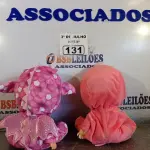 LOTE 131 - 02 BONECAS. (NO ESTADO, LEILÃO NÃO TEM GARANTIA E NEM DEVOLUÇÃO, SUJEITO A POSSÍVEIS AVARIAS VISÍVEIS/OCULTAS E/OU AUSÊNCIA DE COMPONENTES).