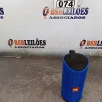 LOTE 074 - 01 CAIXINHA DE SOM BLUETOOTH. (NO ESTADO, LEILÃO NÃO TEM GARANTIA E NEM DEVOLUÇÃO, SUJEITO A POSSÍVEIS AVARIAS VISÍVEIS/OCULTAS E/OU AUSÊNCIA DE COMPONENTES).