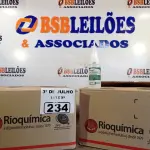 LOTE 234 - 02 CAIXAS COM BISNAGAS DE ÁLCOOL ETÍLICO HIDRATADO 70% COM 30 UNIDADES CADA. (NO ESTADO, LEILÃO NÃO TEM GARANTIA E NEM DEVOLUÇÃO, SUJEITO A POSSÍVEIS AVARIAS VISÍVEIS/OCULTAS E/OU AUSÊNCIA DE COMPONENTES).