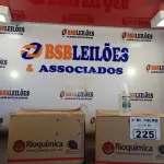 LOTE 225 - 02 CAIXAS COM BISNAGAS DE ÁLCOOL ETÍLICO HIDRATADO 70% COM 30 UNIDADES CADA. (NO ESTADO, LEILÃO NÃO TEM GARANTIA E NEM DEVOLUÇÃO, SUJEITO A POSSÍVEIS AVARIAS VISÍVEIS/OCULTAS E/OU AUSÊNCIA DE COMPONENTES).