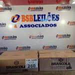 LOTE 260 - 02 CAIXAS COM COLA TUBO ST 175G COM 15 FRASCOS CADA. (NO ESTADO, LEILÃO NÃO TEM GARANTIA E NEM DEVOLUÇÃO, SUJEITO A POSSÍVEIS AVARIAS VISÍVEIS/OCULTAS E/OU AUSÊNCIA DE COMPONENTES).