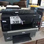 LOTE 330 - 02 IMPRESSORAS E 03 MONITORES MARCAS E MODELOS DIVERSOS. (NO ESTADO, LEILÃO NÃO TEM GARANTIA E NEM DEVOLUÇÃO, SUJEITO A POSSÍVEIS AVARIAS VISÍVEIS/OCULTAS E/OU AUSÊNCIA DE COMPONENTES).