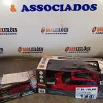 LOTE 124 - 02 CARRINHOS DE CONTROLE REMOTO. (NO ESTADO, LEILÃO NÃO TEM GARANTIA E NEM DEVOLUÇÃO, SUJEITO A POSSÍVEIS AVARIAS VISÍVEIS/OCULTAS E/OU AUSÊNCIA DE COMPONENTES).