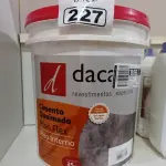 LOTE 227 - 01 BALDE DE CIMENTO QUEIMADO PISO FLEX DACAPÓ 25KG. (NO ESTADO, LEILÃO NÃO TEM GARANTIA E NEM DEVOLUÇÃO, SUJEITO A POSSÍVEIS AVARIAS VISÍVEIS/OCULTAS E/OU AUSÊNCIA DE COMPONENTES).