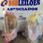 LOTE 303 - 02 BONECAS. (NO ESTADO, LEILÃO NÃO TEM GARANTIA E NEM DEVOLUÇÃO, SUJEITO A POSSÍVEIS AVARIAS VISÍVEIS/OCULTAS E/OU AUSÊNCIA DE COMPONENTES).