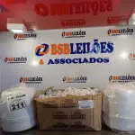 LOTE 211 - 02 FRASQUEIRAS SUPPLY CLEAN COM 04 REFIS. (NO ESTADO, LEILÃO NÃO TEM GARANTIA E NEM DEVOLUÇÃO, SUJEITO A POSSÍVEIS AVARIAS VISÍVEIS/OCULTAS E/OU AUSÊNCIA DE COMPONENTES).