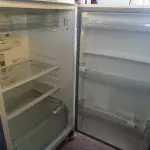LOTE 166 - 01 GELADEIRA MARCA BRASTEMP 220V. (NO ESTADO, LEILÃO NÃO TEM GARANTIA E NEM DEVOLUÇÃO, SUJEITO A POSSÍVEIS AVARIAS VISÍVEIS/OCULTAS E/OU AUSÊNCIA DE COMPONENTES).