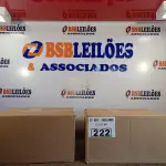 LOTE 222 - 02 CAIXAS COM ÁLCOOL EM GEL 70% 440G COM HIDRATANTE COM 12 UNIDADES CADA. (NO ESTADO, LEILÃO NÃO TEM GARANTIA E NEM DEVOLUÇÃO, SUJEITO A POSSÍVEIS AVARIAS VISÍVEIS/OCULTAS E/OU AUSÊNCIA DE COMPONENTES).