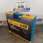 LOTE 042 - 01 PARAFUSADEIRA A BATERIA 12V 3/8” 10MM. (NO ESTADO, LEILÃO NÃO TEM GARANTIA E NEM DEVOLUÇÃO, SUJEITO A POSSÍVEIS AVARIAS VISÍVEIS/OCULTAS E/OU AUSÊNCIA DE COMPONENTES).