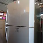 LOTE 169 - 01 GELADEIRA MARCA BOSCH 220V. (NO ESTADO, LEILÃO NÃO TEM GARANTIA E NEM DEVOLUÇÃO, SUJEITO A POSSÍVEIS AVARIAS VISÍVEIS/OCULTAS E/OU AUSÊNCIA DE COMPONENTES).